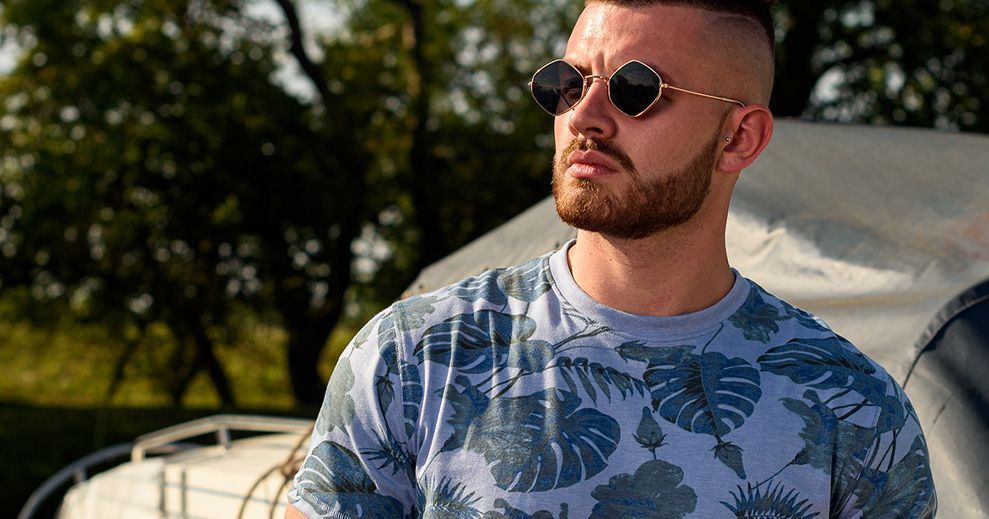 Reasons Why Big and Tall Men Should Consider Tucking In Their Shirt