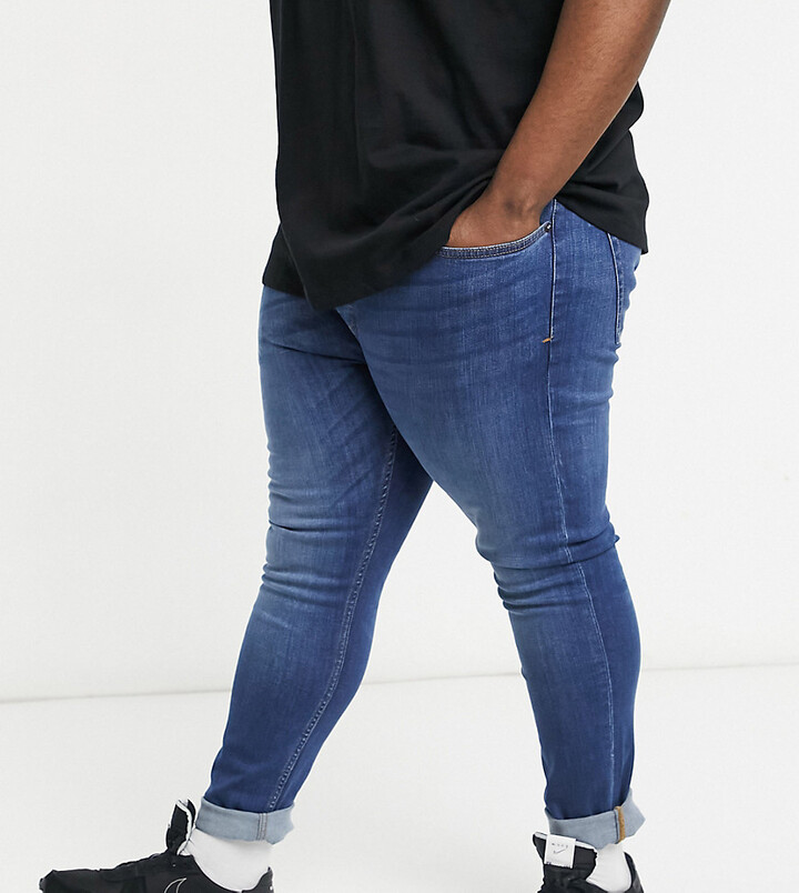Perfect Styling Tips For Your Jet Black Jeans